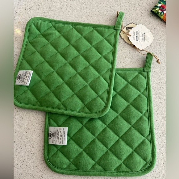 NWT Floral Potholders - Picture 2 of 2